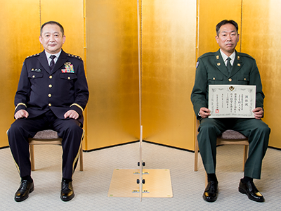 村上 文厚さん 自衛隊優秀隊員として顕彰状を受賞