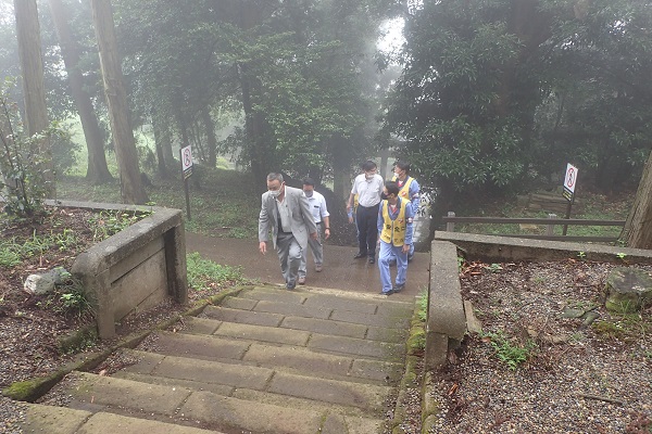 神社へ移動-1.JPG