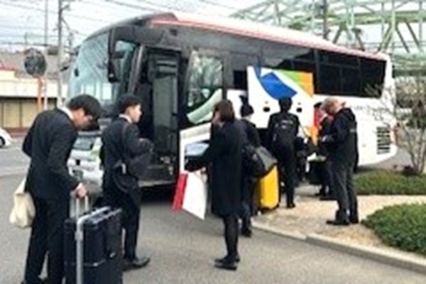 5グローバルアリーナ出発.jpg