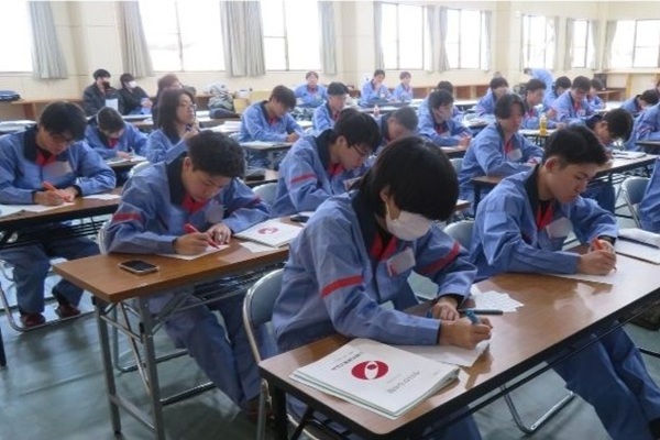 7研修真面目.jpg