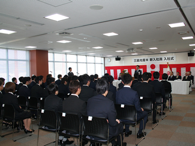 今年も元気な若者が仲間入り 2017年度入社式