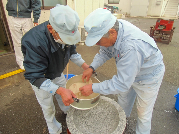 年末 もちつき大会