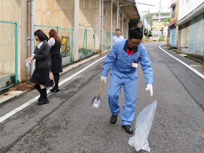 まち美化活動!!本社周辺を三島グループ全員で清掃