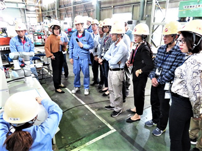 ベトナム日本 人材協力センターハイフォン経営塾工場見学