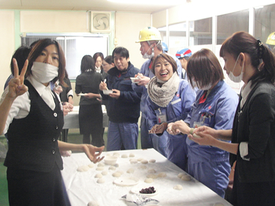 小倉第一工場 餅つきにビンゴ大会で大盛り上がり!