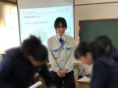 エムティアイの社員が講師になって出前授業!