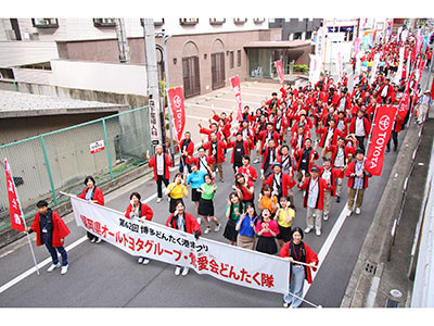 博多どんたく港まつり　パレードに参加