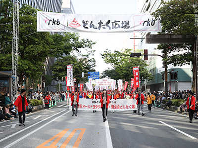 博多どんたく港まつりパレードに参加