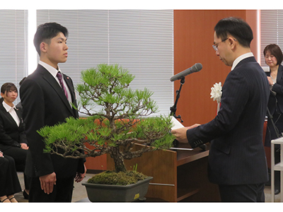 2025年度　三島光産グループ入社式
