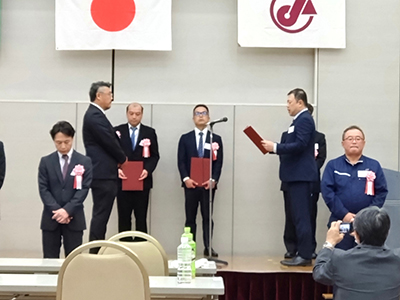 【鉄鋼君津事業本部】竹内さんがクレーン優良者表彰を受賞