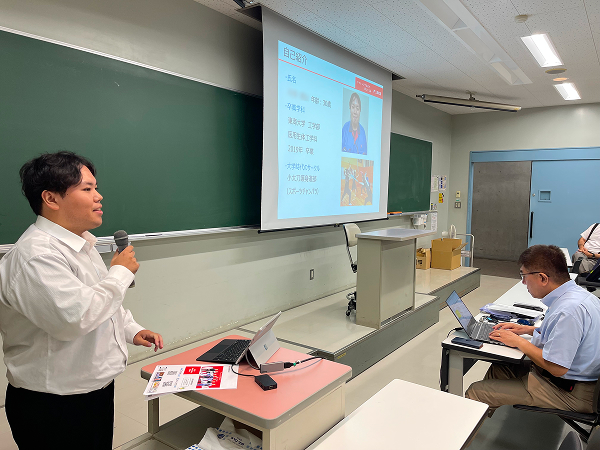 東海大で若手社員が業務をPR